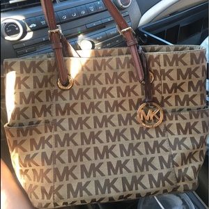 Michael kors purse